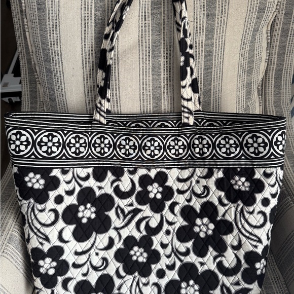 Vera Bradley Handbags - Night & Day Vera Bradley Large Tote RETIRED